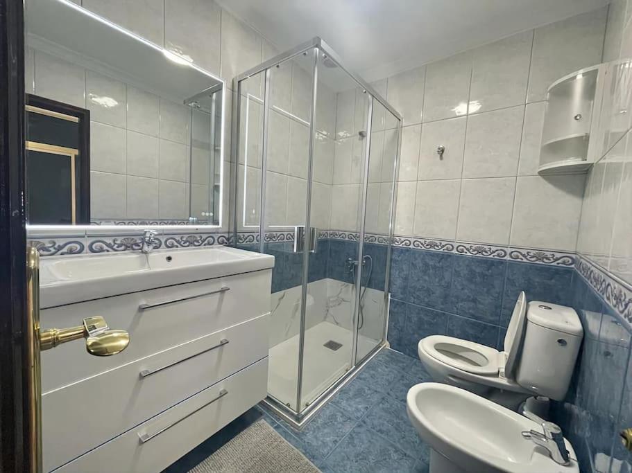 Affordable Holiday Accommodation For Large Families And Groups At Las Canteras Beach With 3 Bedrooms And Free Parking Las Palmas de Gran Canaria Eksteriør bilde