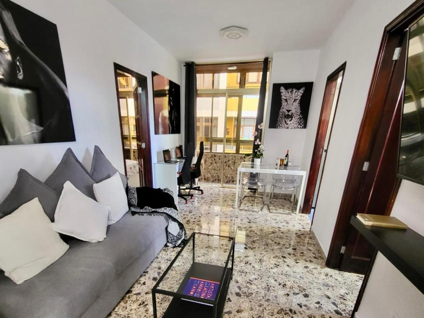 Affordable Holiday Accommodation For Large Families And Groups At Las Canteras Beach With 3 Bedrooms And Free Parking Las Palmas de Gran Canaria Eksteriør bilde