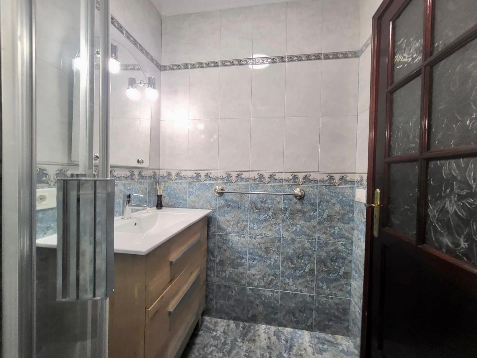 Affordable Holiday Accommodation For Large Families And Groups At Las Canteras Beach With 3 Bedrooms And Free Parking Las Palmas de Gran Canaria Eksteriør bilde