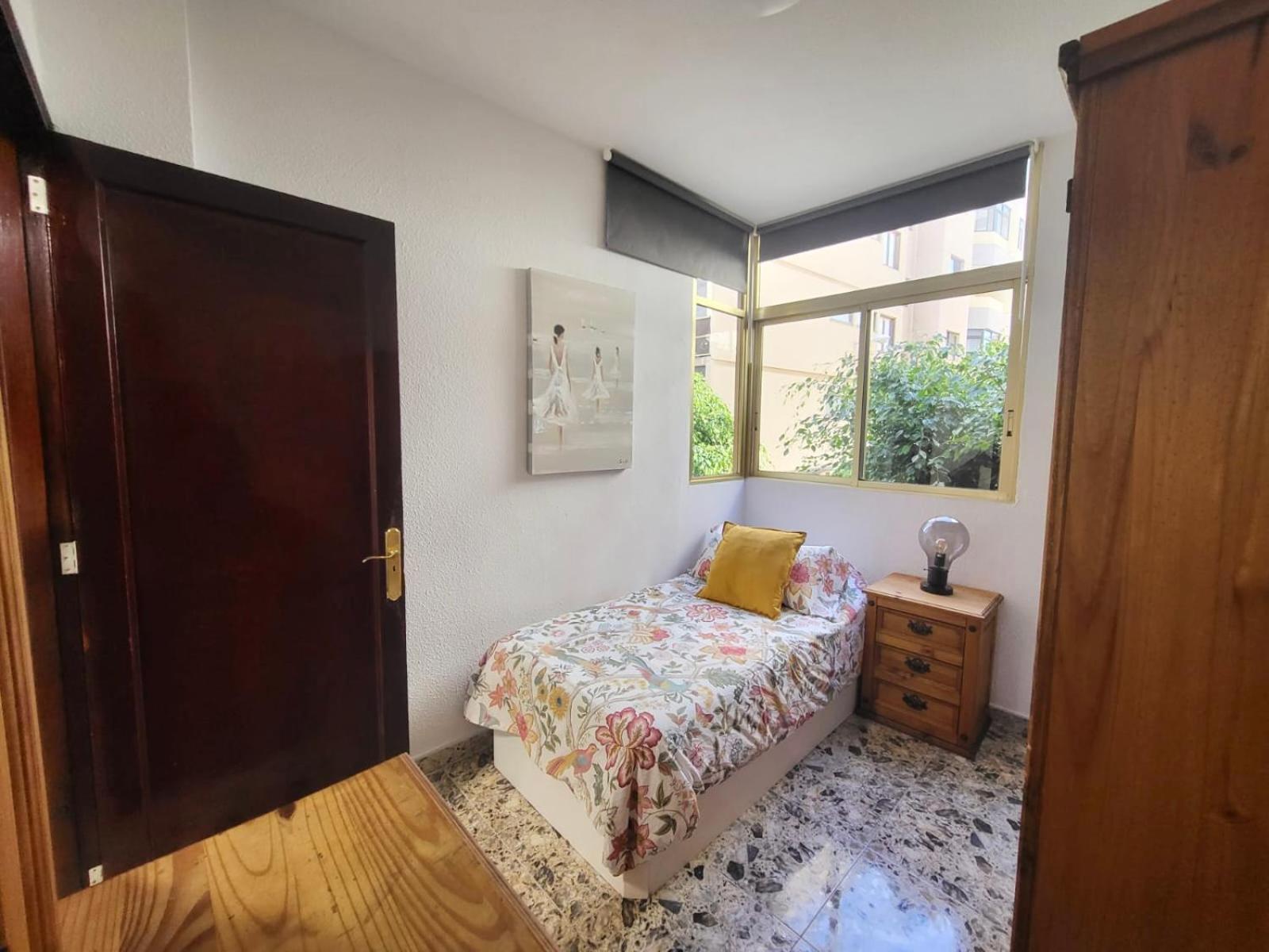Affordable Holiday Accommodation For Large Families And Groups At Las Canteras Beach With 3 Bedrooms And Free Parking Las Palmas de Gran Canaria Eksteriør bilde